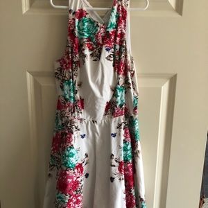 🌟3/$25🌟 white floral dress